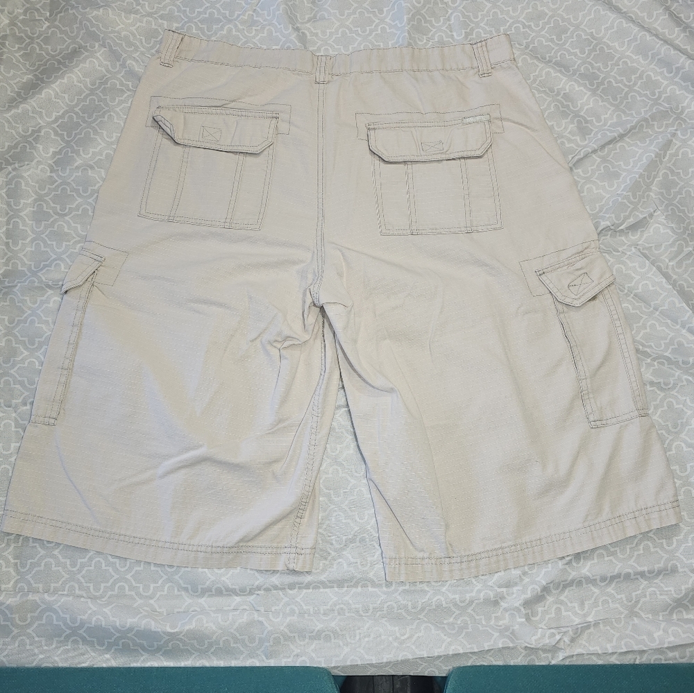 Men shorts - Picture 2 of 5